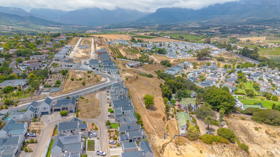 4 Bedroom Property for Sale in Berg En Dal Western Cape